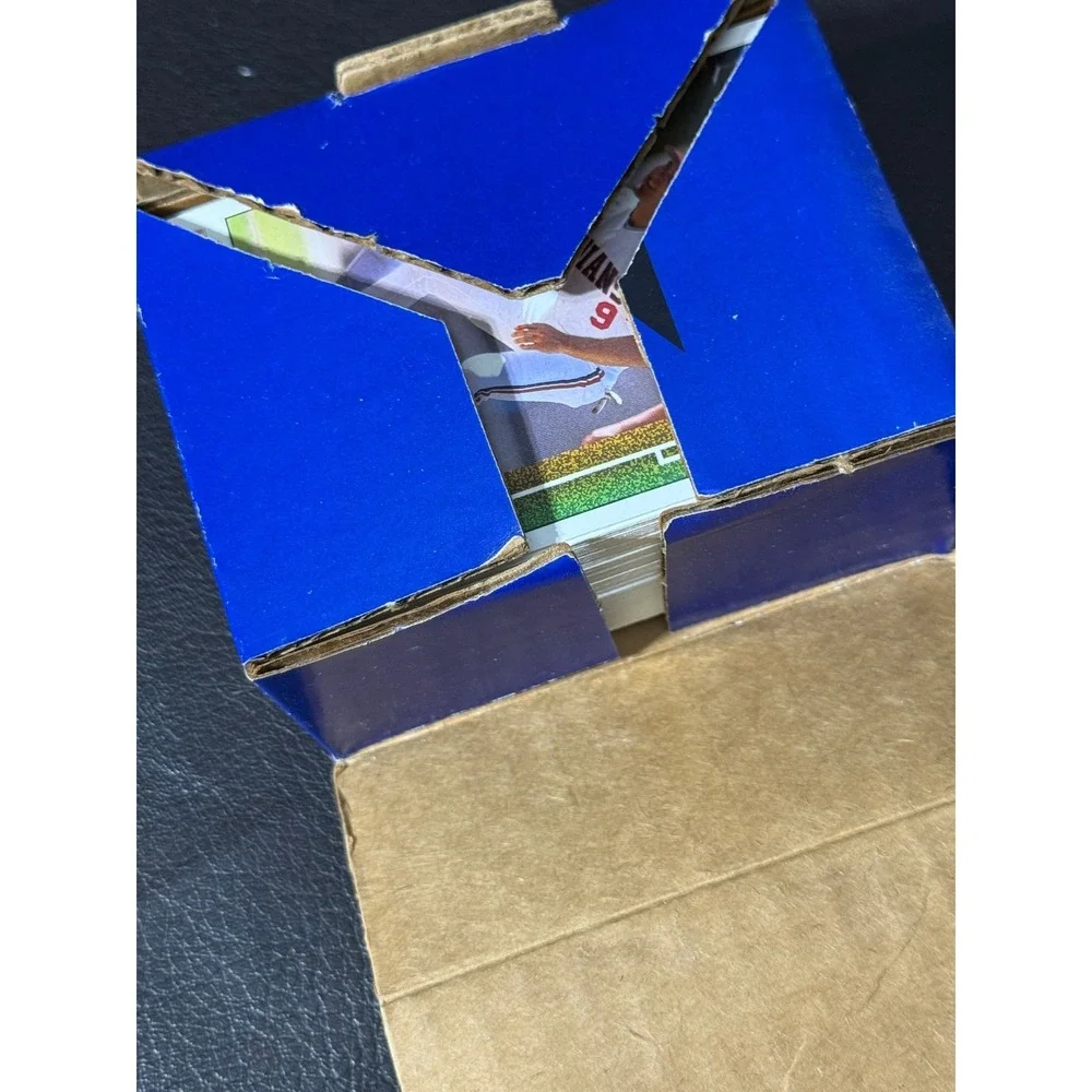1989 Upper Deck Baseball High Number Series Box 3-D Team Logo Holograms MLB